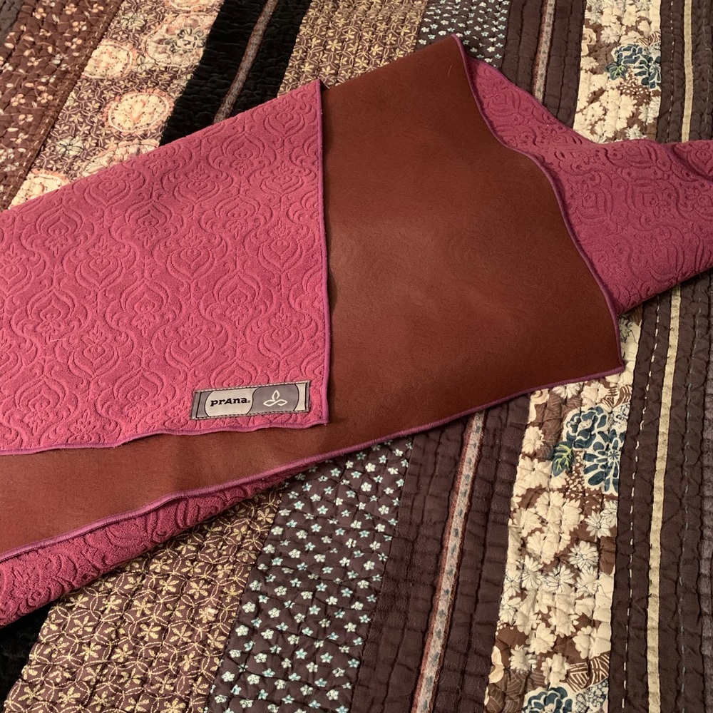 prAna Synergy Yoga Mat Towel